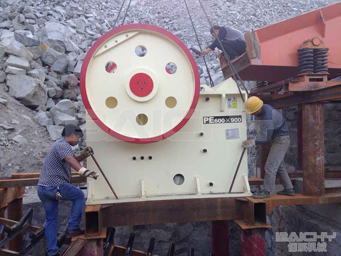 PE系列顎式破碎機1.jpg